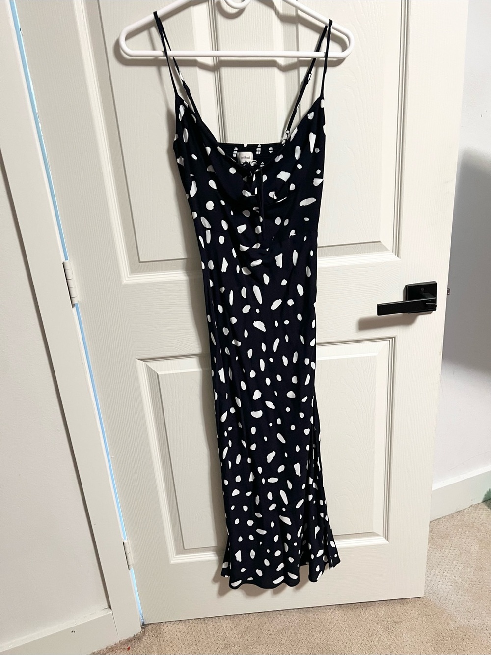 Aritzia Wilfred Bellow Dress - Picture 9 of 10